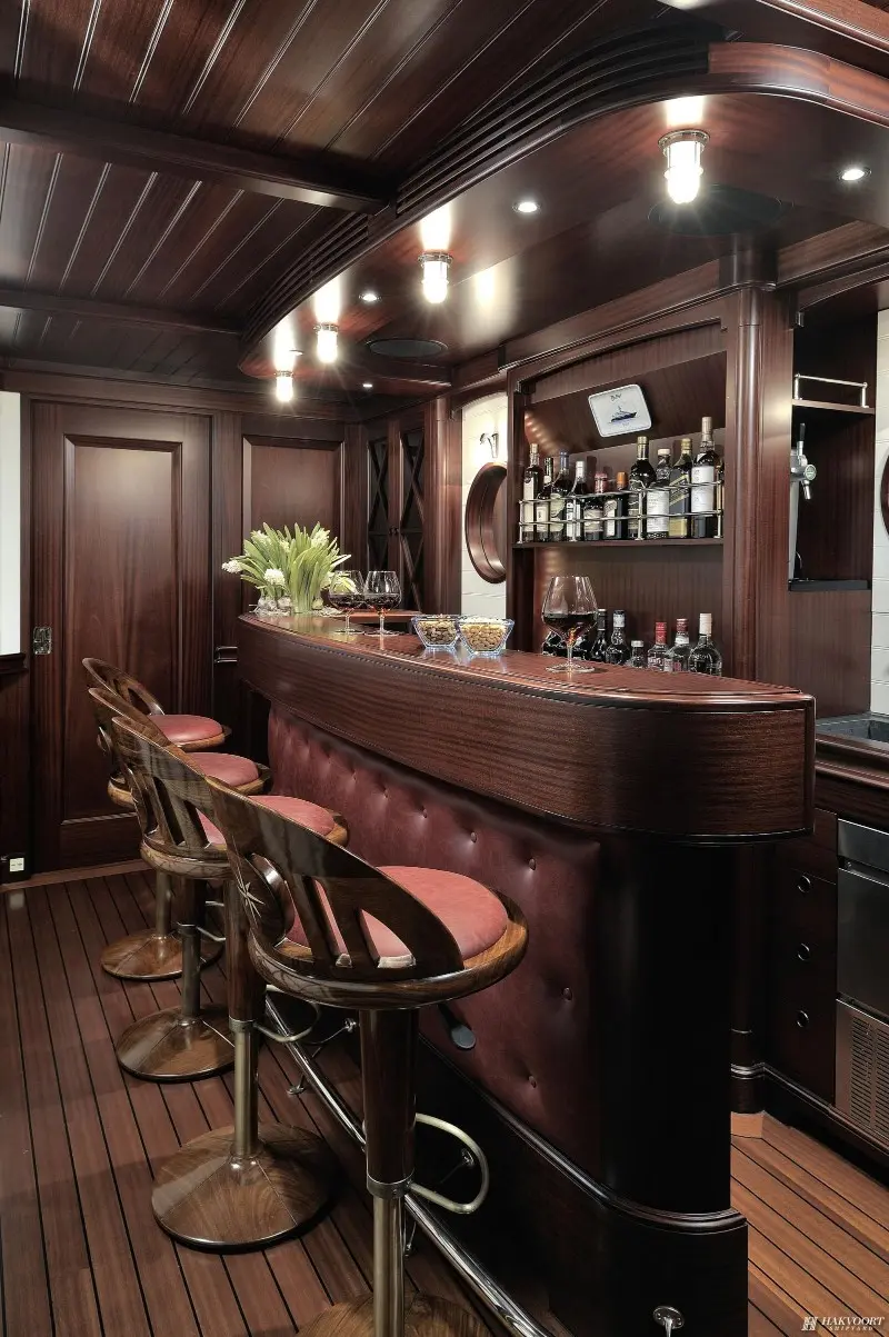 Hendriks – Dekker yacht upholstery