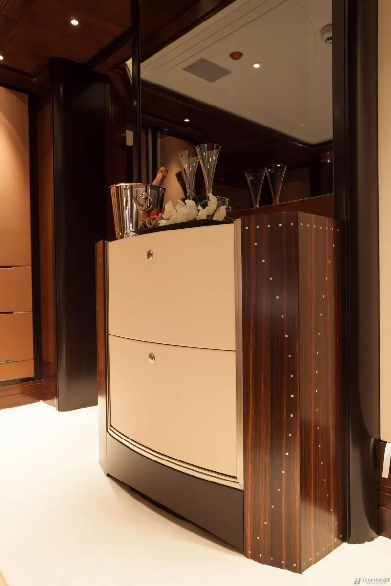 Hendriks – Dekker yacht upholstery
